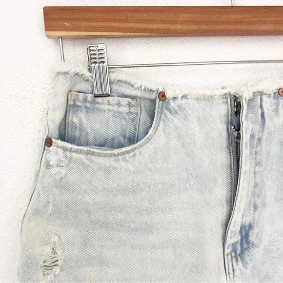 Blank NYC Light Wash The Barrow Vintage High Rise Jean Shorts, Size 27 - Picture 2 of 10